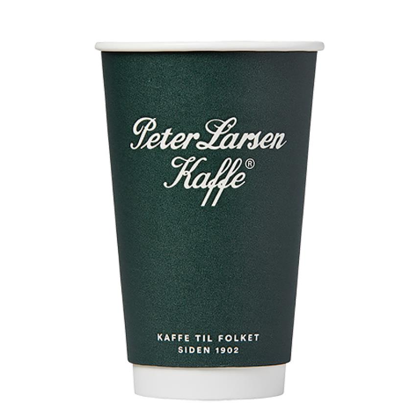 grønt papbæger med Peter Larsen Kaffe-logo